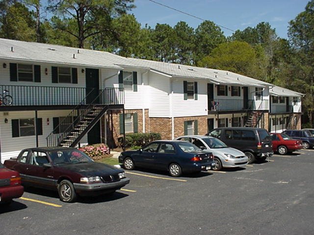 Harriet's Place in Douglas, GA - Building Photo