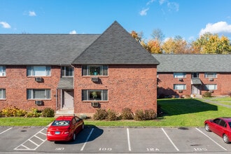 Woodbridge Heights in Newington, CT - Building Photo - Building Photo