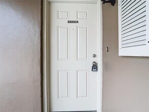 1612 Fox Run Dr in Tarpon Springs, FL - Building Photo - Building Photo