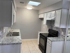 9029 W Elm St-Unit -2 in Phoenix, AZ - Building Photo - Building Photo