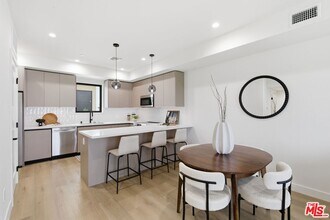 3842 Don Tomaso Dr in Los Angeles, CA - Building Photo - Building Photo