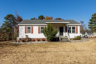 700 Western Ave in Nashville, NC - Building Photo