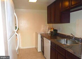 2930 Buell Ct in Dumfries, VA - Building Photo