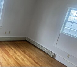 19 Randall St, Unit First Floor in Taunton, MA - Foto de edificio - Building Photo