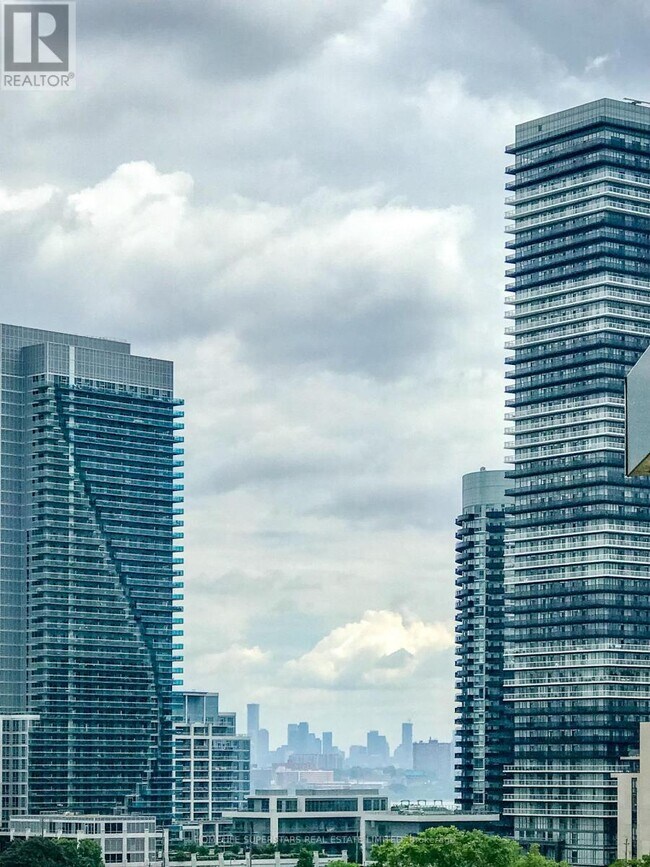 36 Park Lawn Rd in Toronto, ON - Building Photo - Building Photo