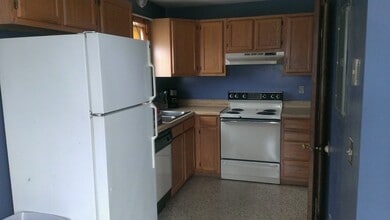 191 City Depot Rd in Charlton, MA - Building Photo - Building Photo