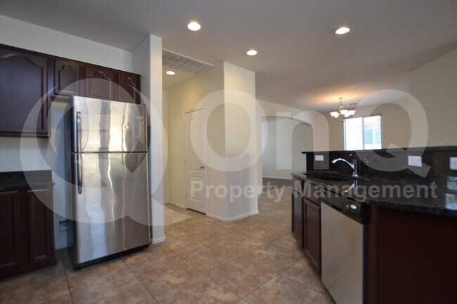 9182 W Black Hill Rd in Peoria, AZ - Foto de edificio - Building Photo