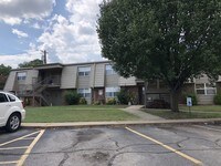 Building Photo - Oaklawn Apartments in Van Buren, Arkansas