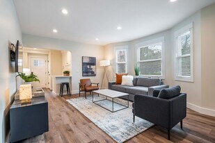 2100 1st Ave W in Seattle, WA - Building Photo