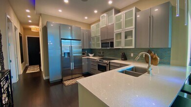 1 Virginia Ave in Indianapolis, IN - Foto de edificio - Building Photo