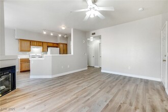 8501 W University Ave, Unit 2112 in Las Vegas, NV - Building Photo - Building Photo