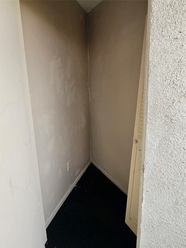 2822 S Bartell Dr in Houston, TX - Building Photo - Building Photo