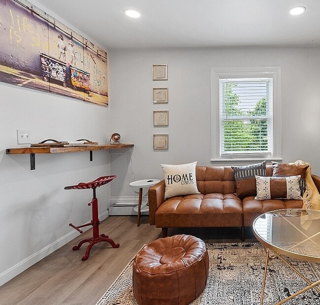 10 Glass St, Unit 2