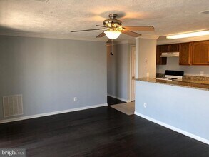 17050 Capri Ln in Dumfries, VA - Building Photo - Building Photo