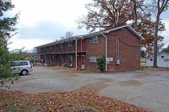 2700 Holbrook Dr in Knoxville, TN - Building Photo - Building Photo