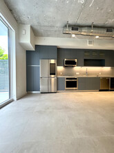 73 NW 30th St, Unit S1 in Miami, FL - Building Photo - Building Photo