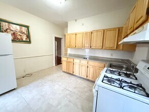 6 Aspen St, Unit 1 in Boston, MA - Building Photo - Building Photo