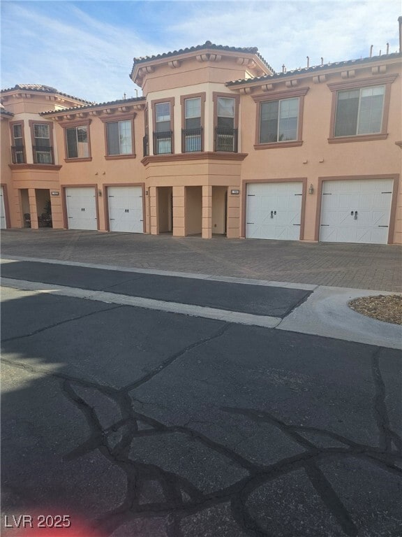 property at 6 Via Vasari