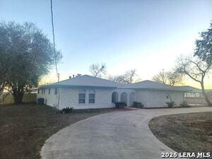 400 W Villaret Blvd in San Antonio, TX - Building Photo - Building Photo