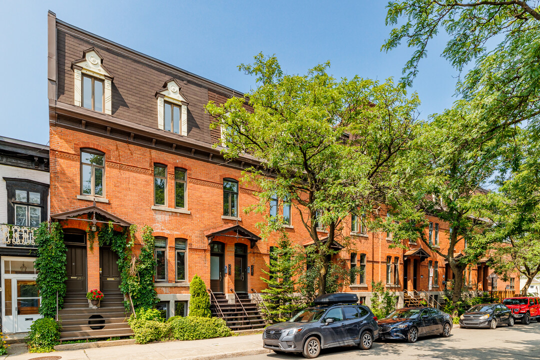 2233 Quesnel Rue in Montréal, QC - Building Photo