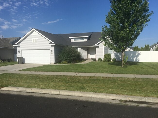 property at 8307 N Ainsworth Dr