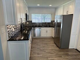 10616 Bothwell Rd in Chatsworth, CA - Building Photo