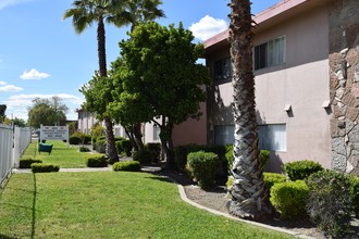 Orange Grove in Sacramento, CA - Building Photo - Building Photo