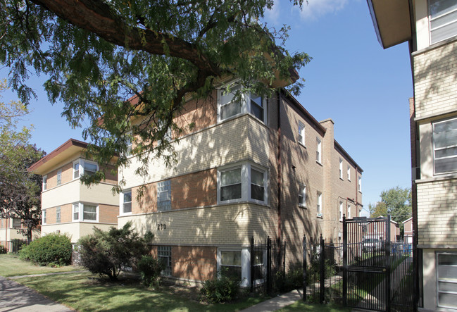 Garfield Gardens in Chicago, IL - Building Photo - Building Photo