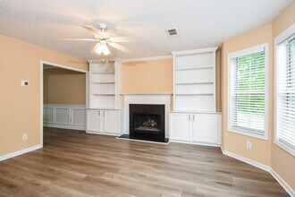411 Hillcrest Cmns in Canton, GA - Building Photo - Building Photo