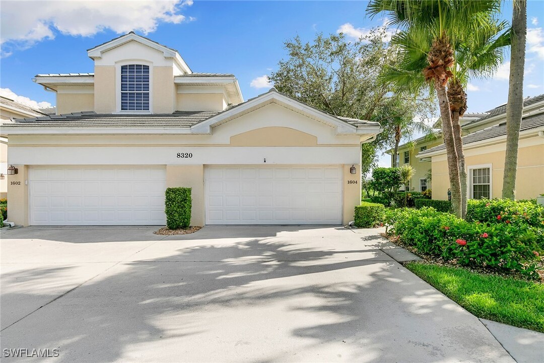 8320 Mystic Greens Way in Naples, FL - Building Photo