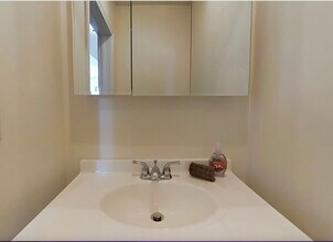 108 Central St, Unit 2L in Somerville, MA - Building Photo - Building Photo