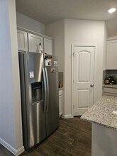 311 Abbey Ln in Lockhart, TX - Building Photo - Building Photo
