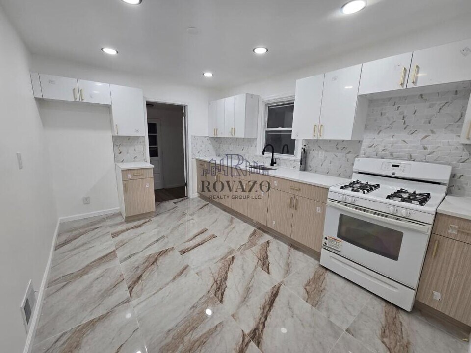 1283 Broadway in Hillside, NJ - Foto de edificio