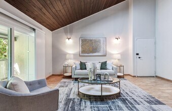 2724 Oak Rd, Unit 119 in Walnut Creek, CA - Building Photo - Building Photo