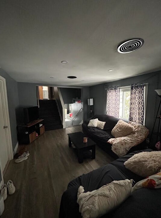 55 Fredette St in Springfield, MA - Building Photo