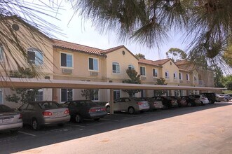 12740 Gateway Park Rd in Poway, CA - Building Photo - Building Photo