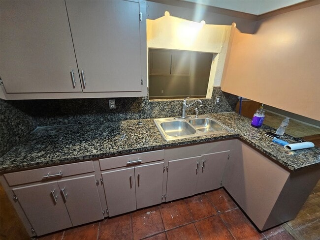 2810 Monticello Dr in Houston, TX - Building Photo - Building Photo