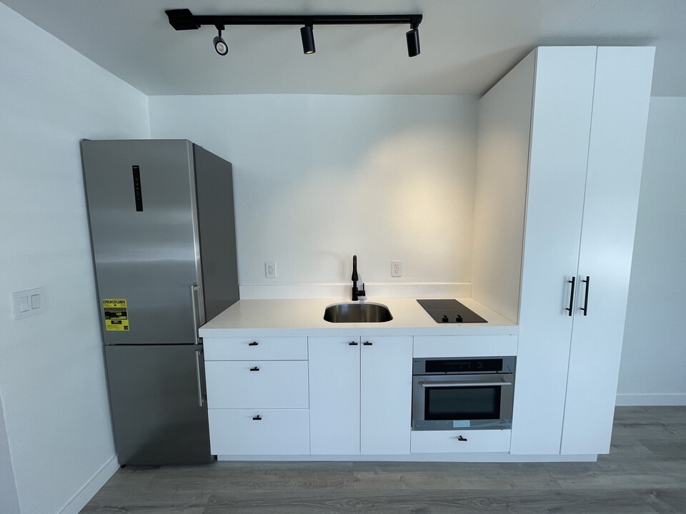 323 Washington Ave, Unit 7 in Miami Beach, FL - Building Photo