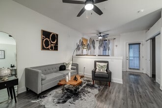 Hi Tone Lofts in Wichita, KS - Foto de edificio - Building Photo