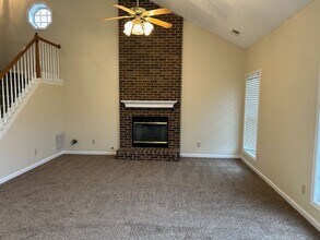 2221 Rawlings Ct in Lexington, KY - Building Photo - Building Photo