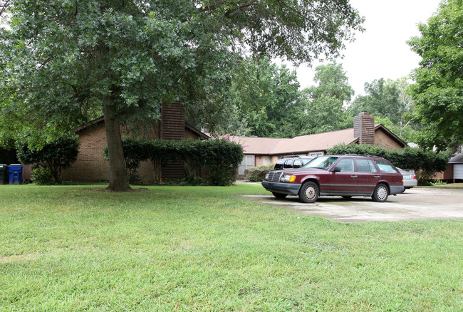 4701 Matt Dr in Raleigh, NC - Foto de edificio - Building Photo