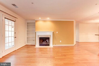 6101 Wigmore Ln in Alexandria, VA - Building Photo - Building Photo