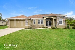 8314 Greystone Dr in Lakeland, FL - Building Photo