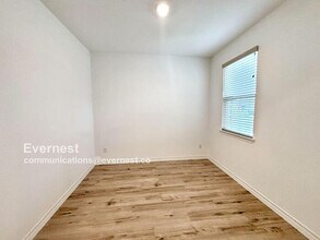 104 Watkinville Rd in Hutto, TX - Building Photo - Building Photo