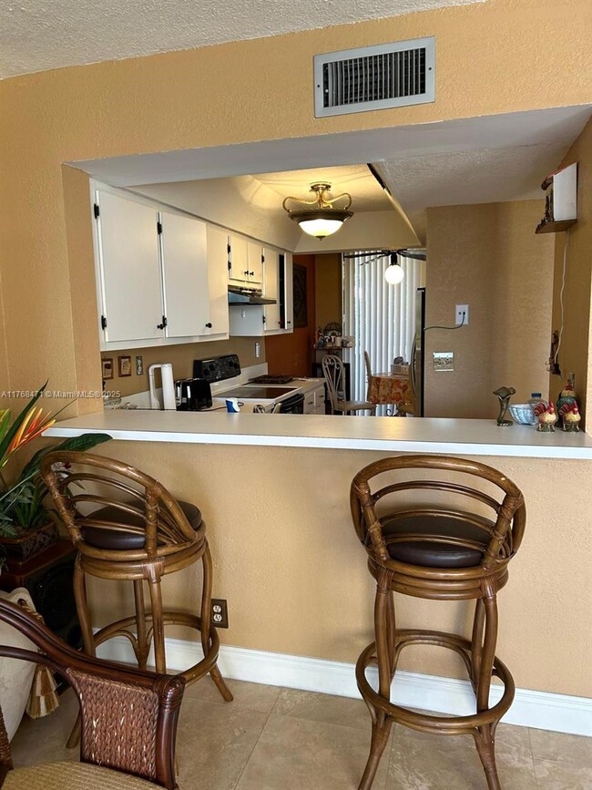 2930 SW 87th Terrace in Davie, FL - Foto de edificio - Building Photo