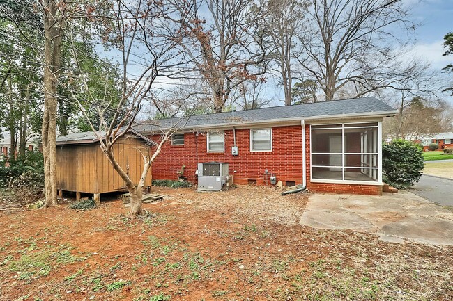 2708 Athens Pl in Charlotte, NC - Building Photo - Building Photo