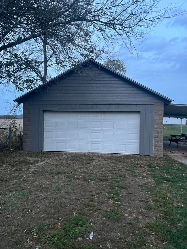 22003 Co Rd 254 in West Lafayette, OH - Building Photo - Building Photo