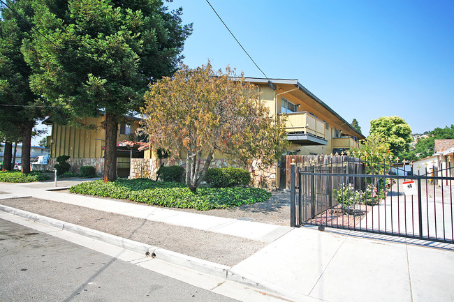 16000 Mateo St in San Leandro, CA - Building Photo - Building Photo