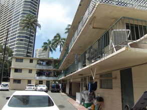 2450 Date St in Honolulu, HI - Building Photo - Building Photo