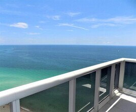 18201 Collins Ave, Unit 3906 in Sunny Isles Beach, FL - Building Photo - Building Photo